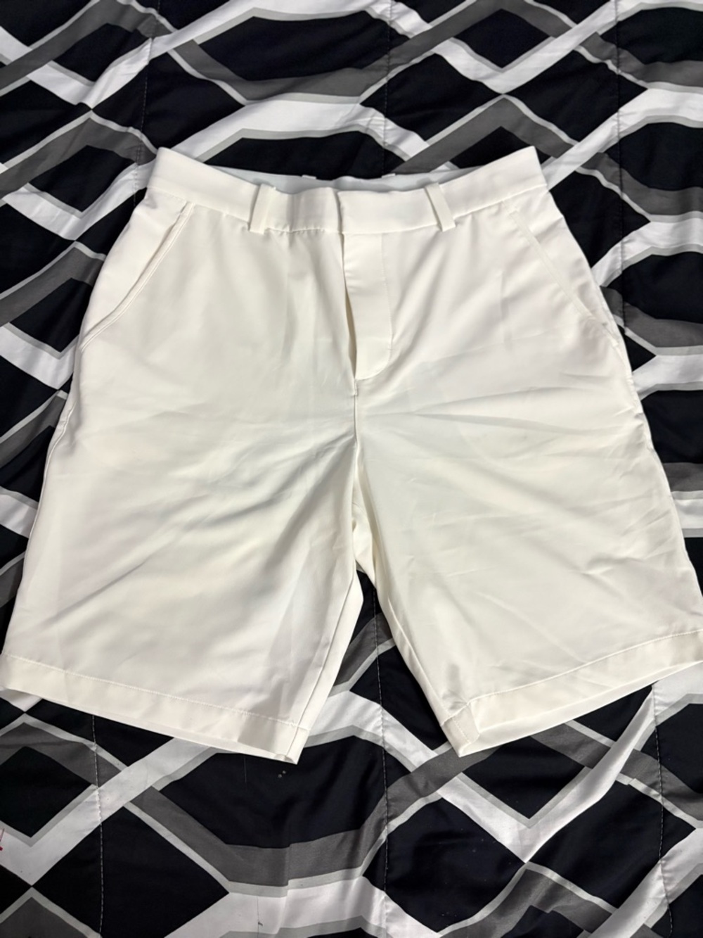 Nike White Flat-Front Men's Golf Shorts
